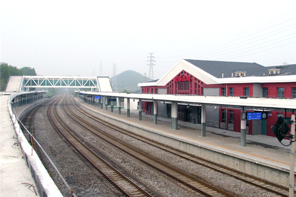 北京市郊铁路S5线开通运营